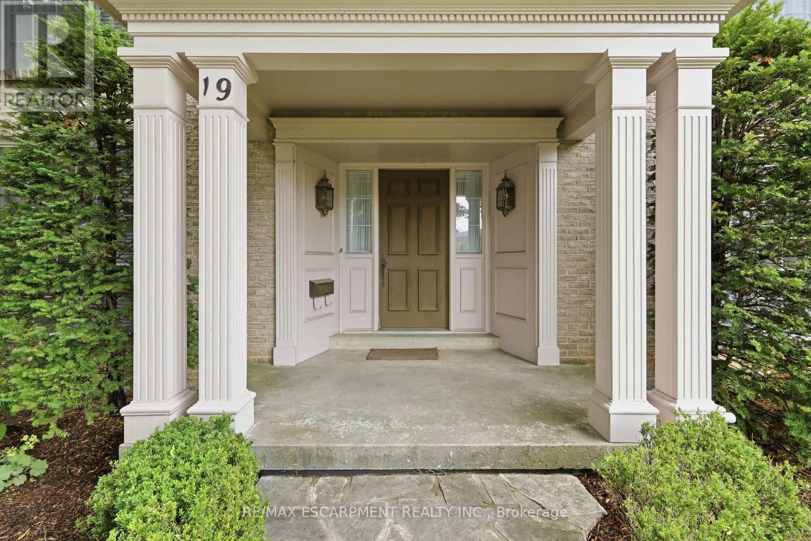 19 VERDUN COURT - 9