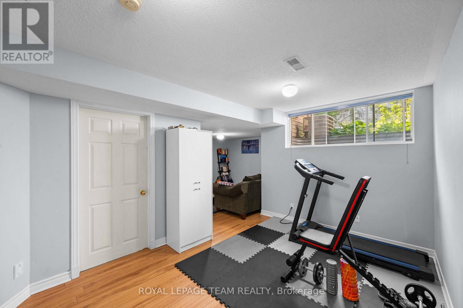 3 Bed, 2 Bath House for Sale in Ottawa – 193 THORNBURY CRESCENT, Ottawa – MLS# X13469698 - Image 33