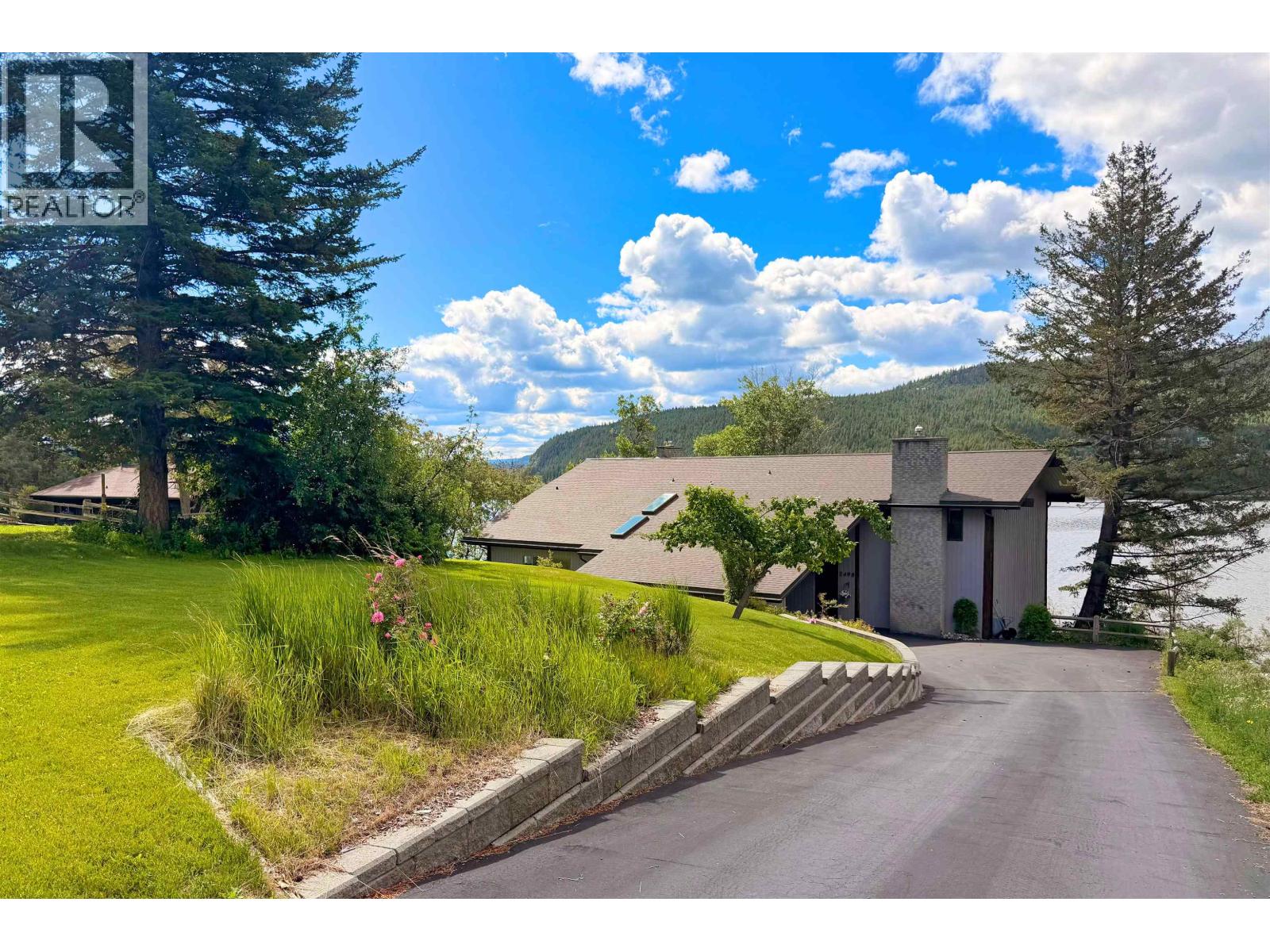 2498 SUTTON Road - main photo