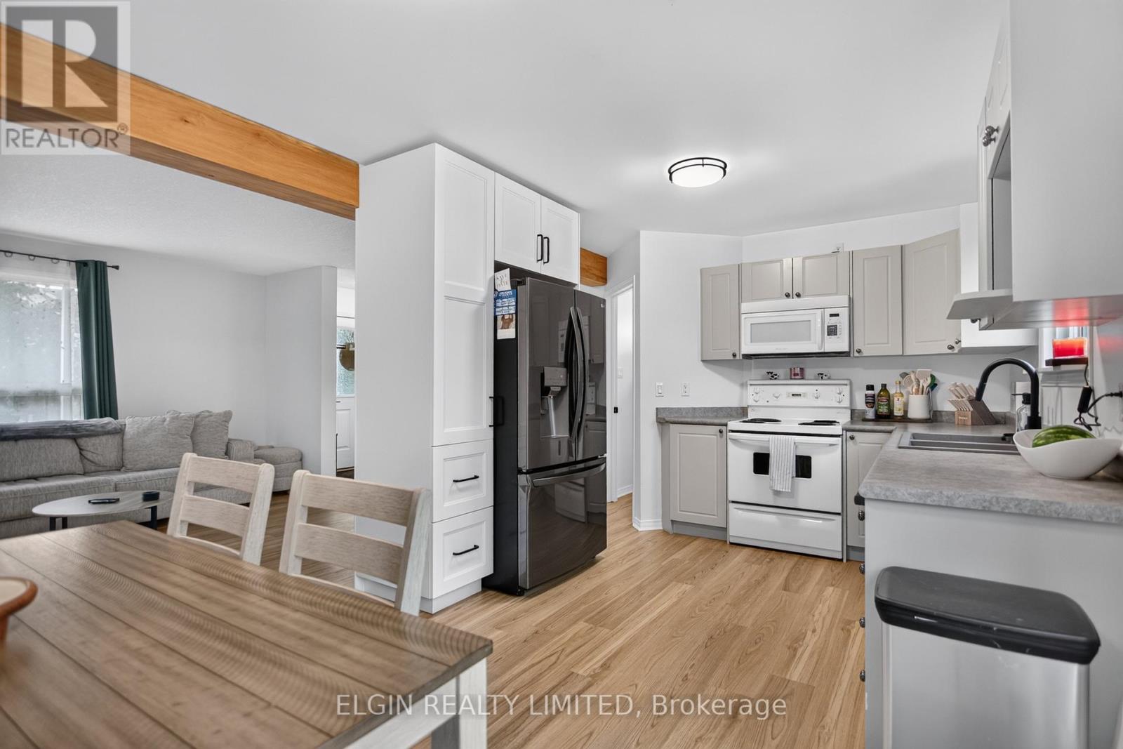 27 COOK CRESCENT - 14