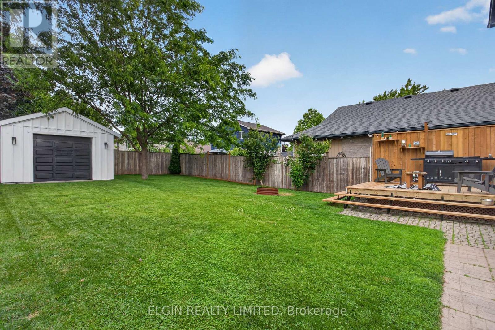27 COOK CRESCENT - 36