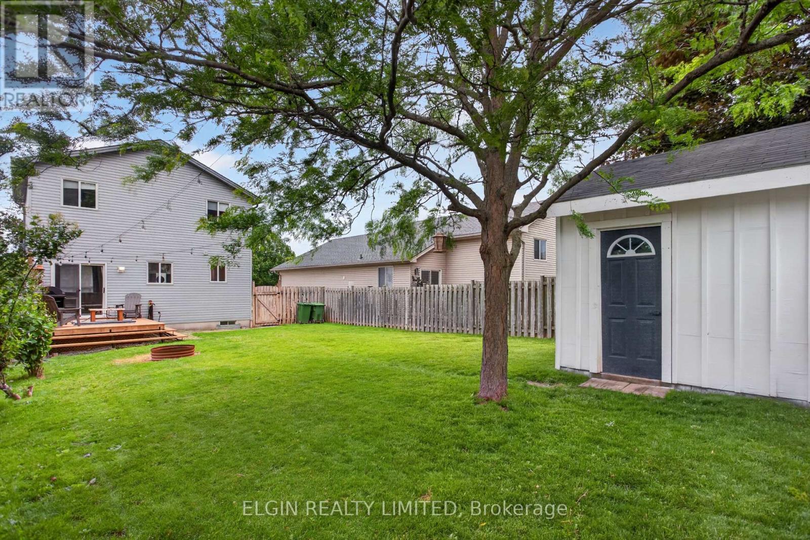 27 COOK CRESCENT - 38