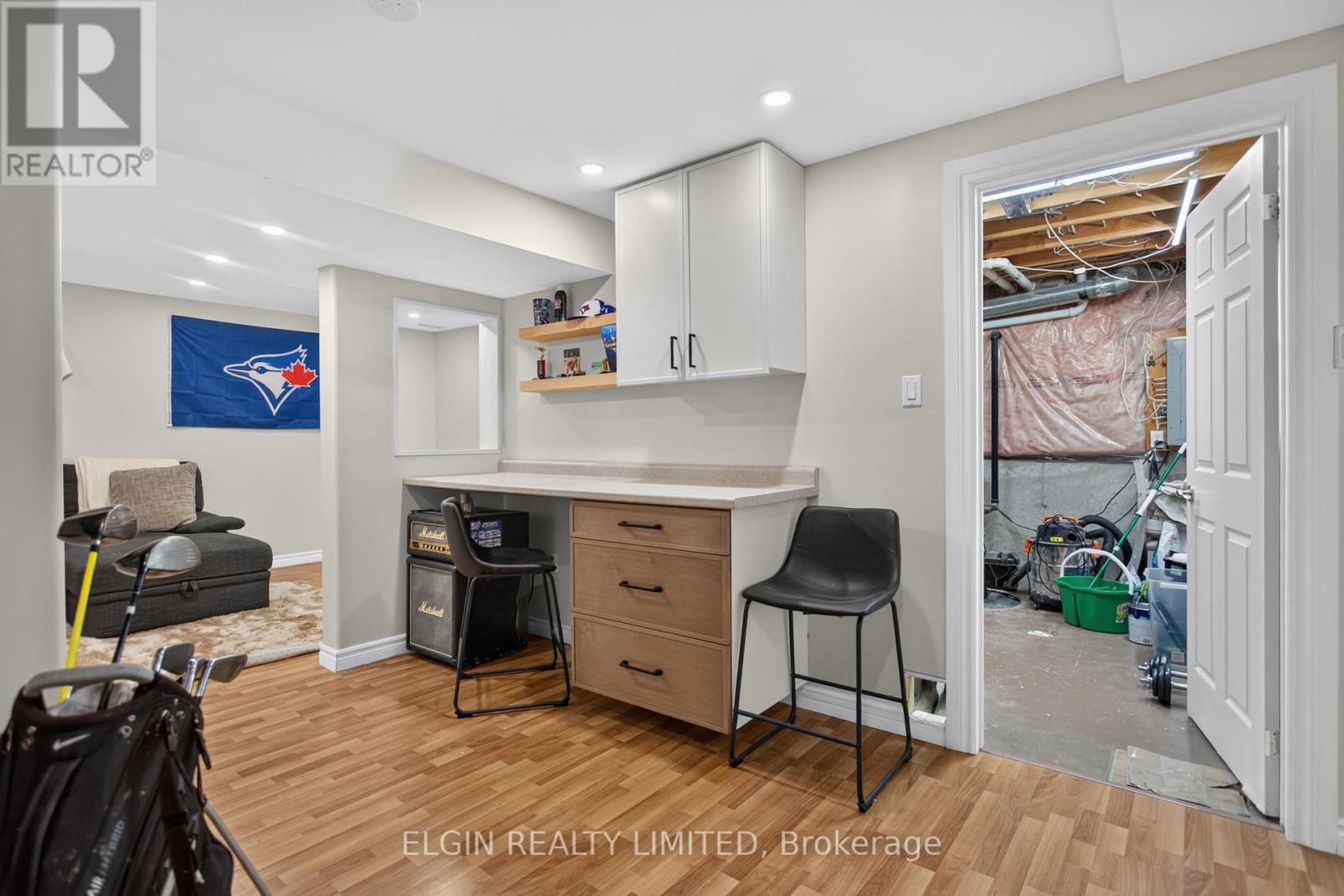 27 COOK CRESCENT - 30
