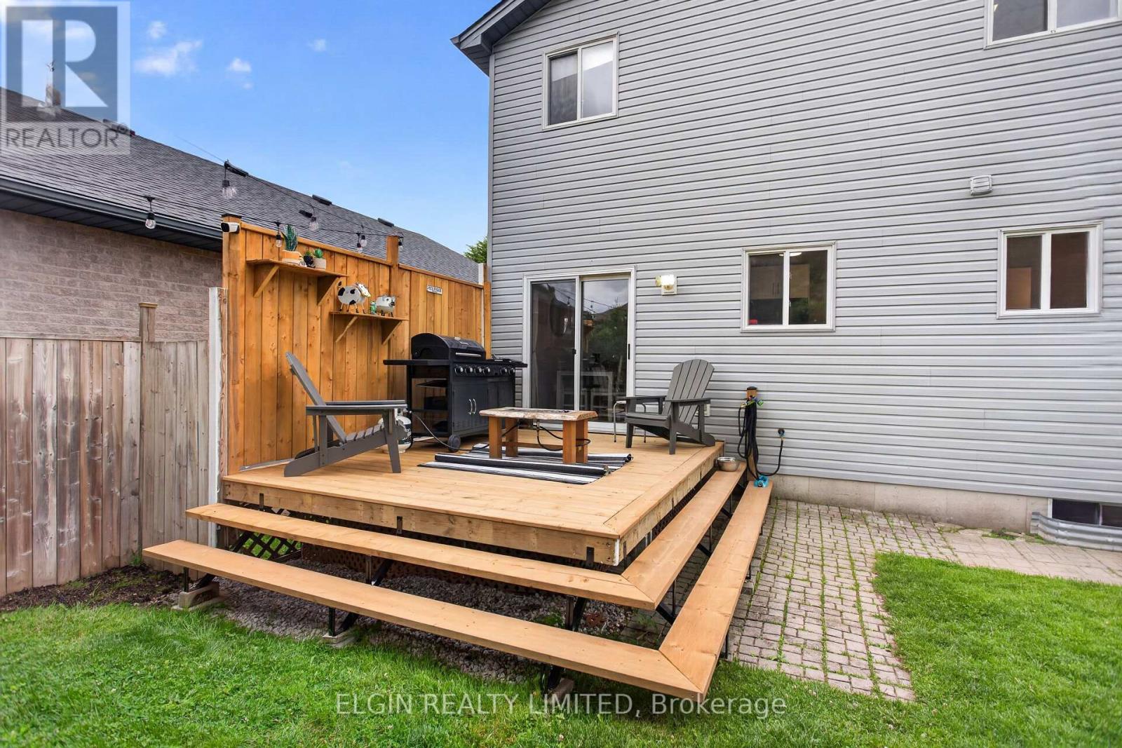 27 COOK CRESCENT - 41