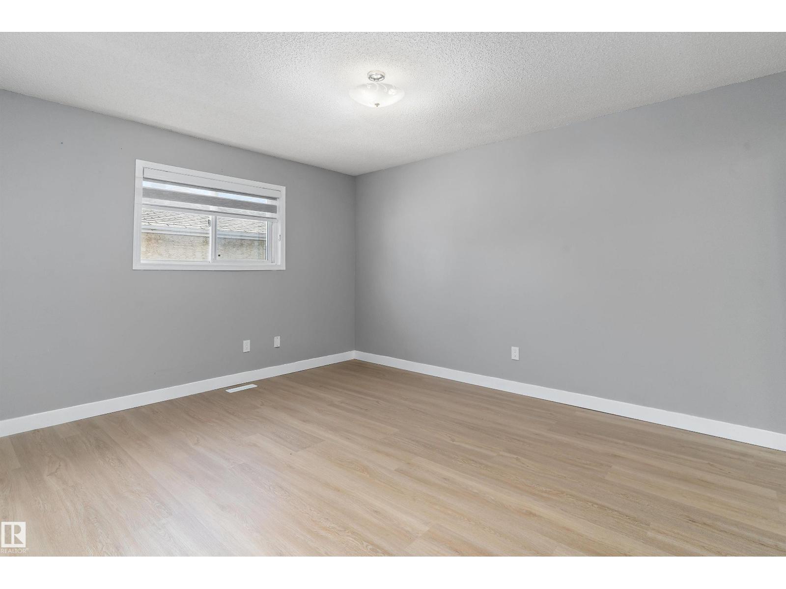 14707 33 ST NW - 24