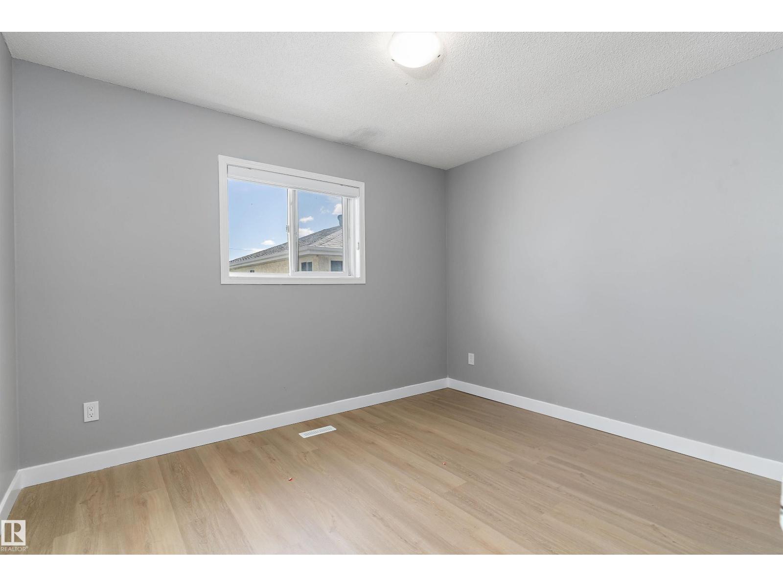 14707 33 ST NW - 28