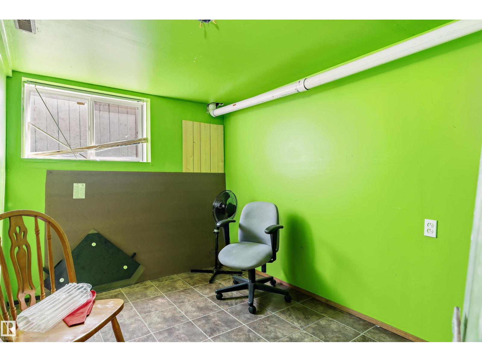 14707 33 ST NW - 38