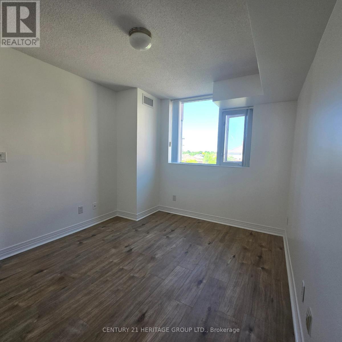 #319 90 SCOTTFIELD DRIVE - 19