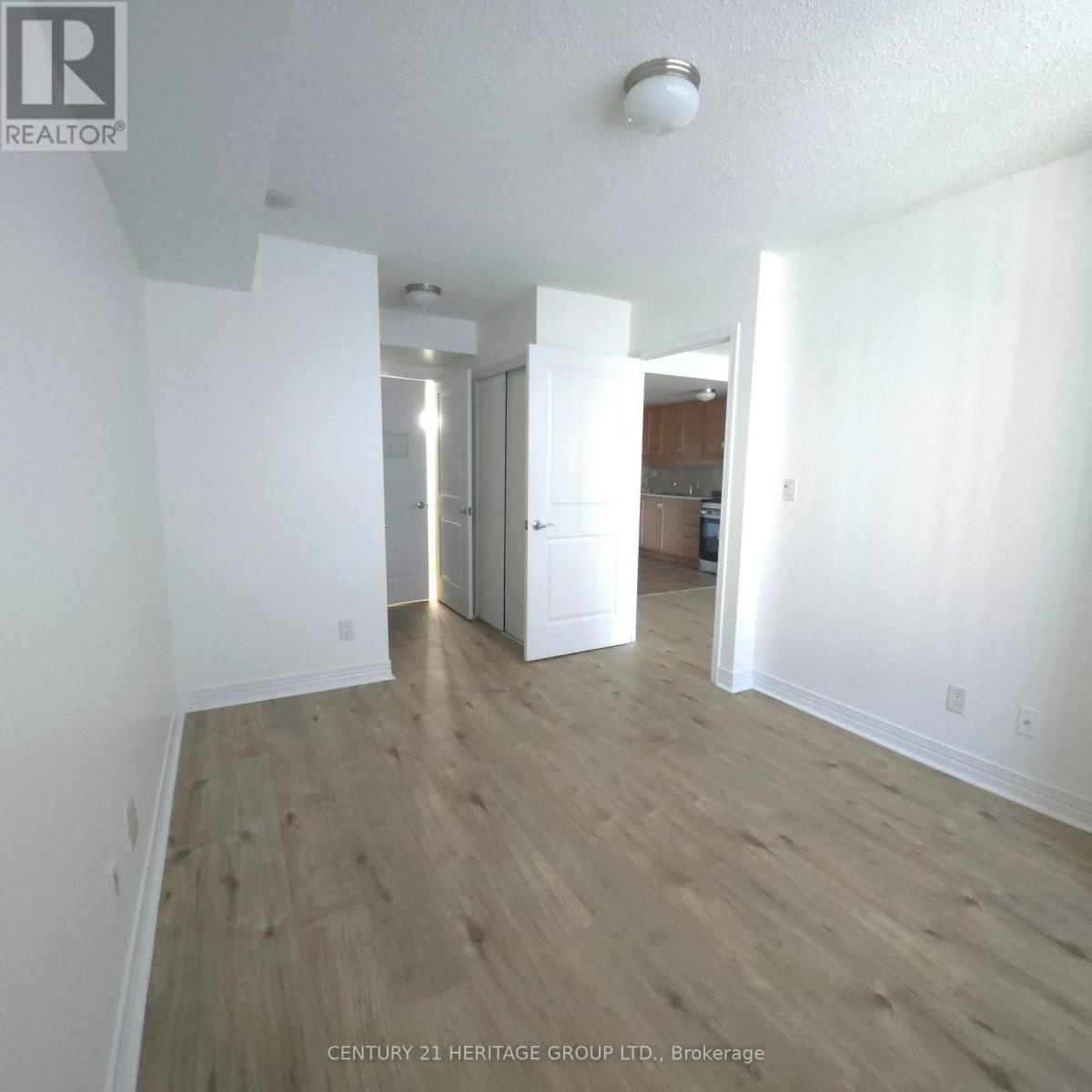 #319 90 SCOTTFIELD DRIVE - 28