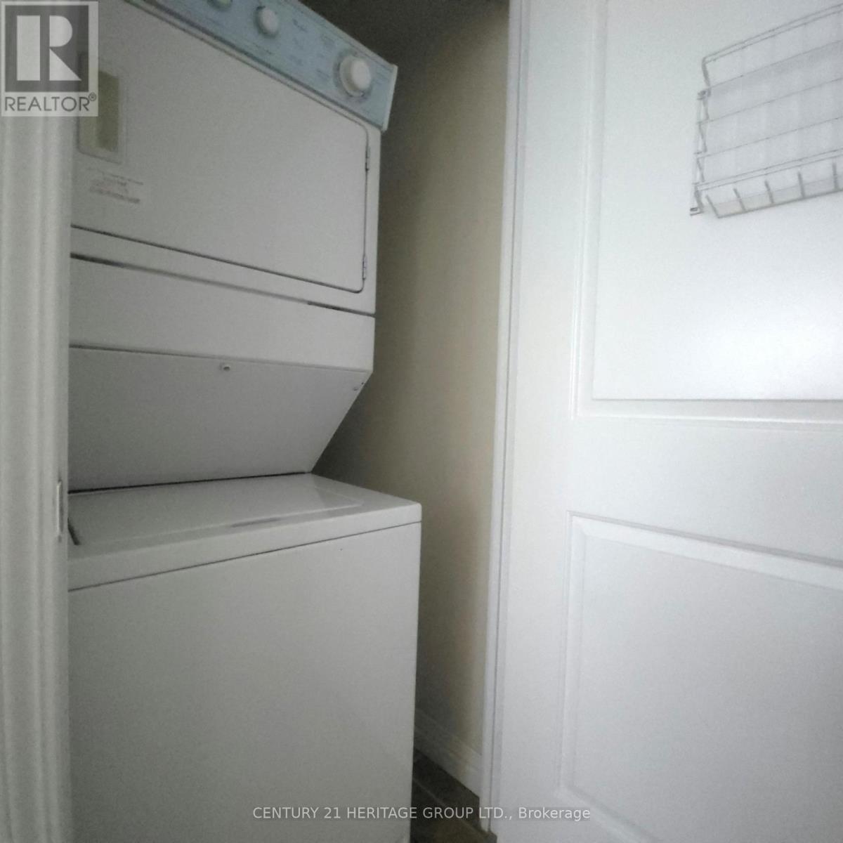 #319 90 SCOTTFIELD DRIVE - 29