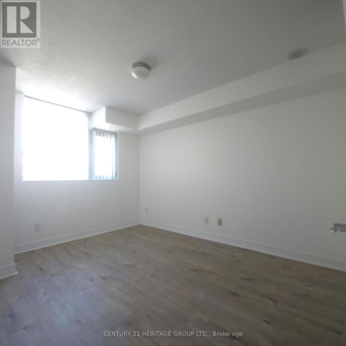 #319 90 SCOTTFIELD DRIVE - 27