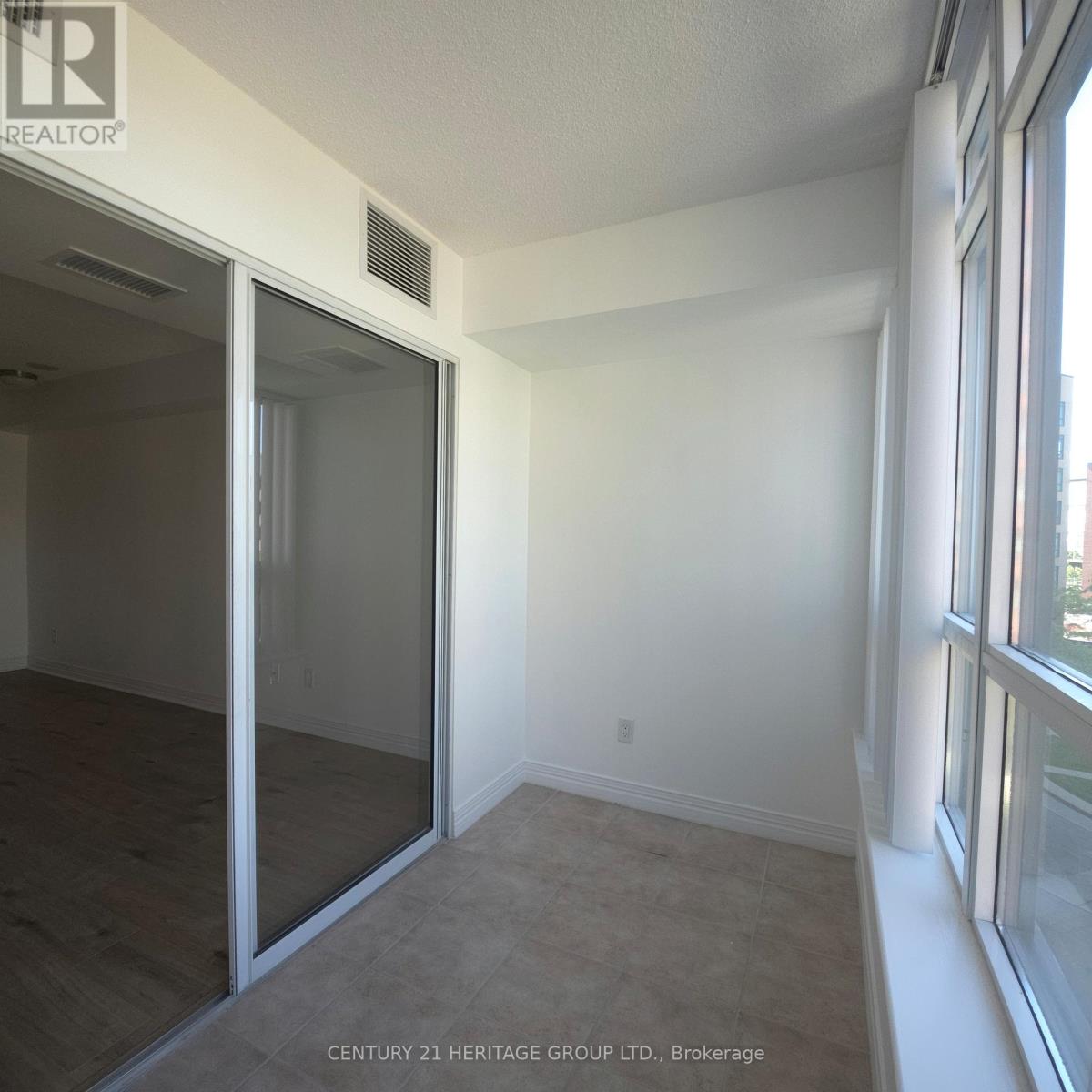 #319 90 SCOTTFIELD DRIVE - 21