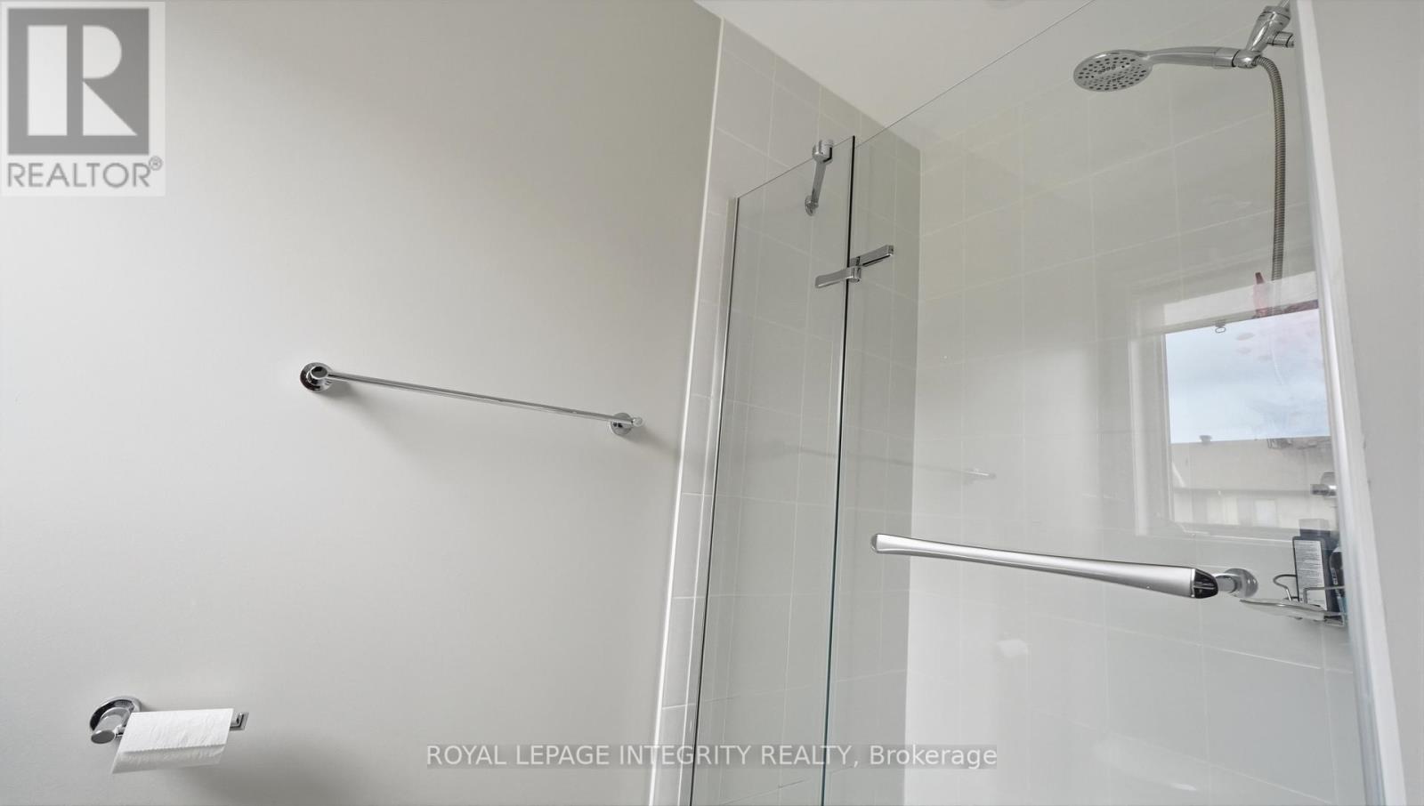 662 PUTNEY CRESCENT - 23