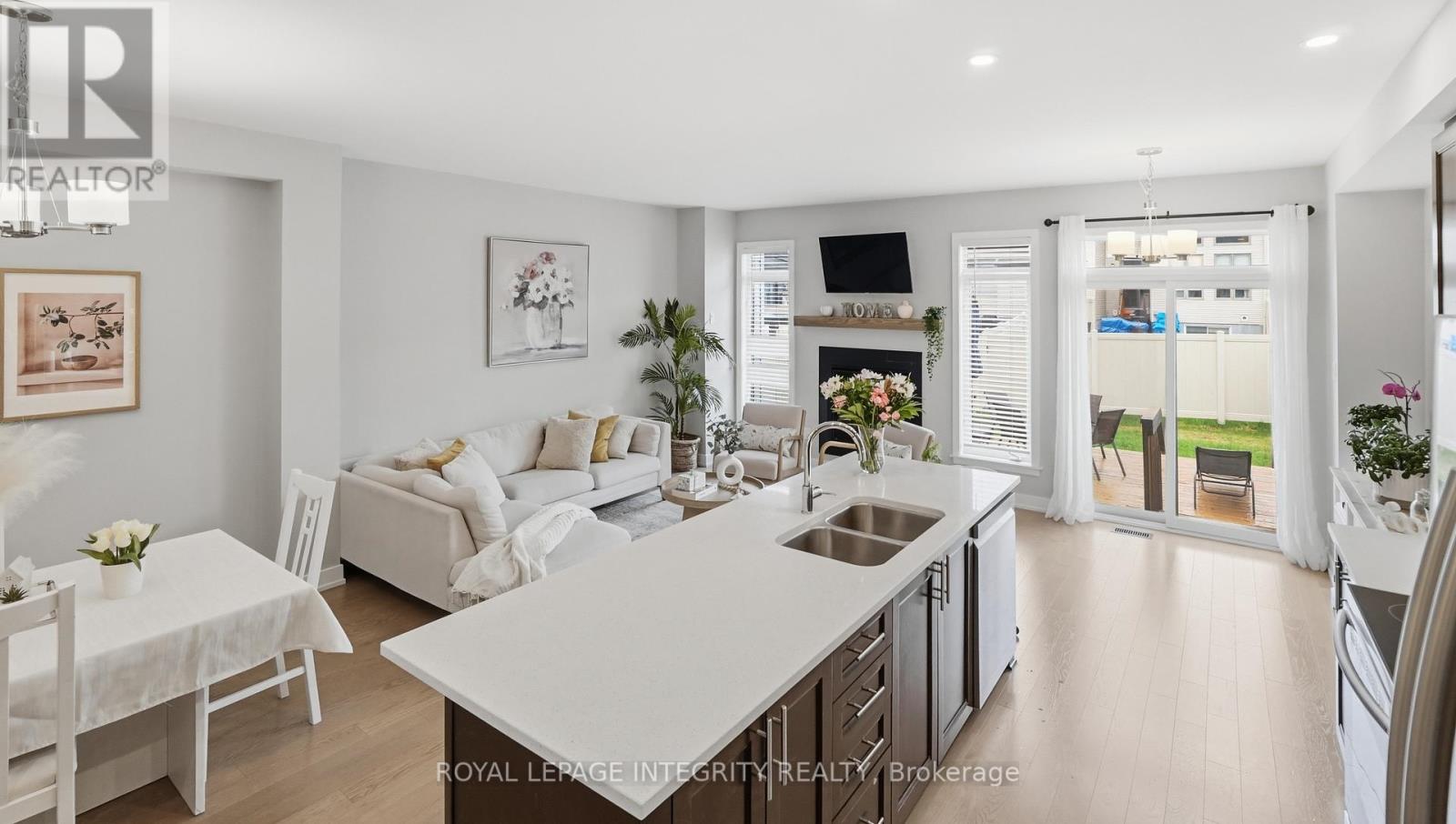 662 PUTNEY CRESCENT - 14