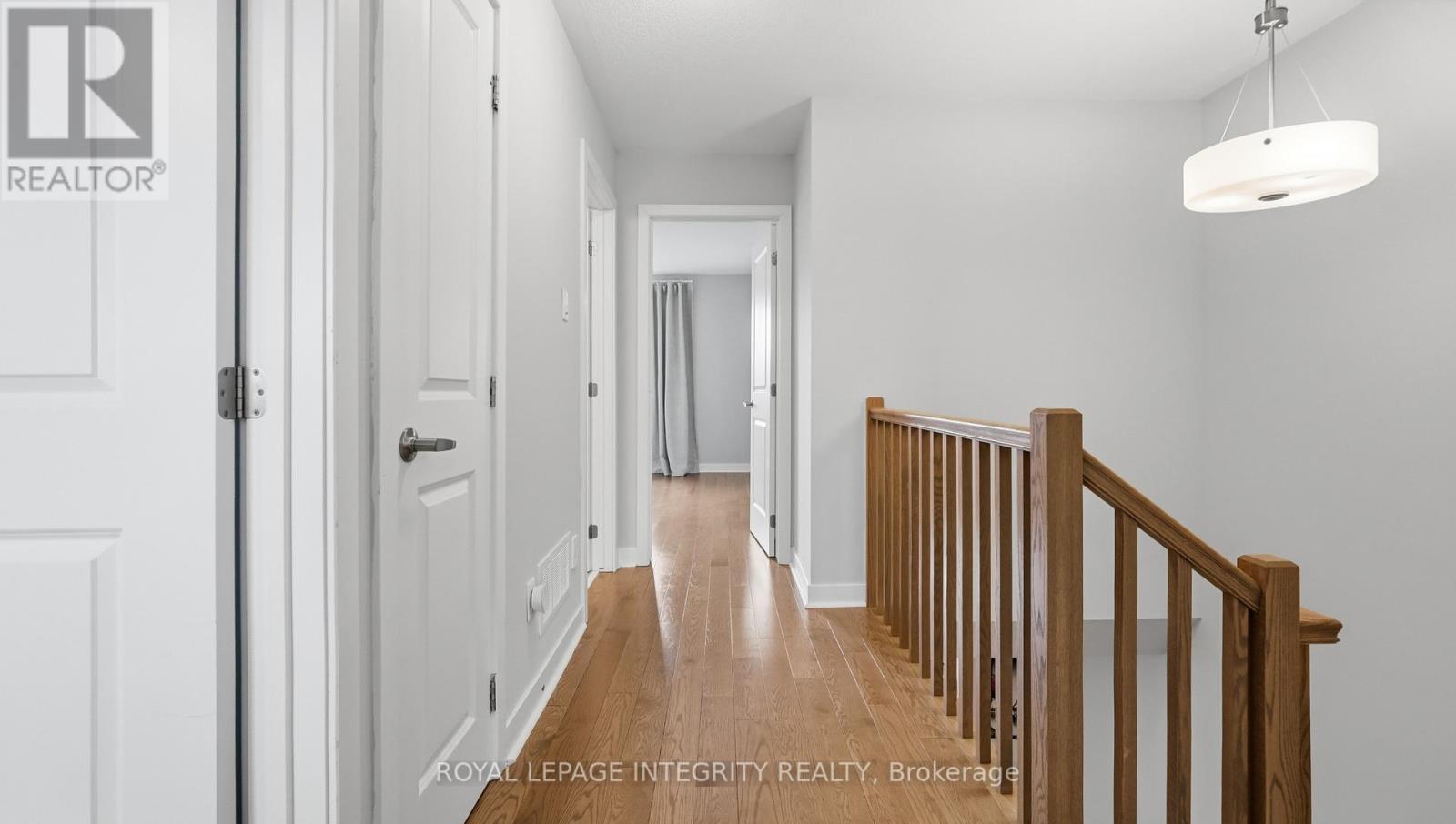 662 PUTNEY CRESCENT - 19