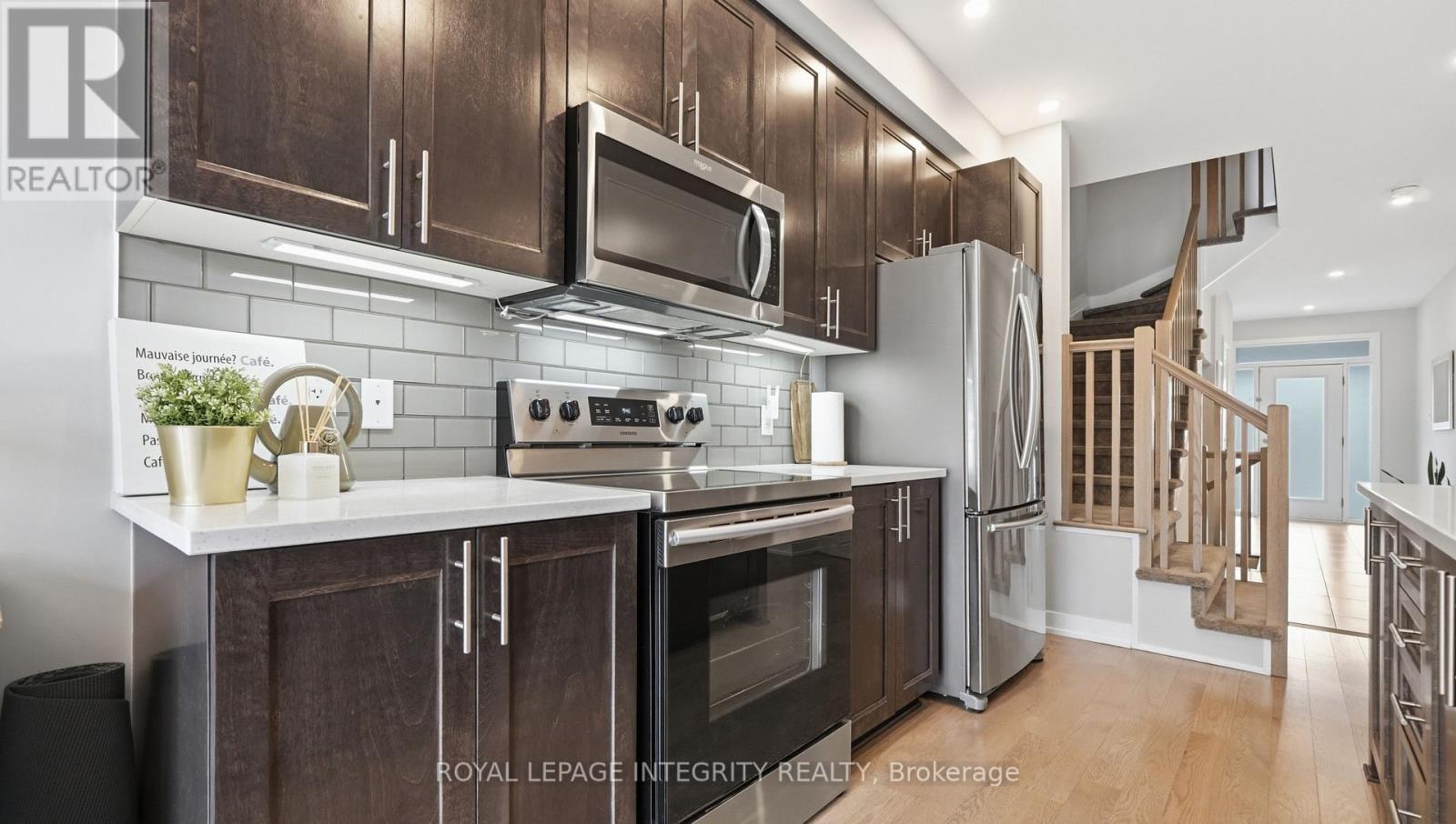 662 PUTNEY CRESCENT - 8