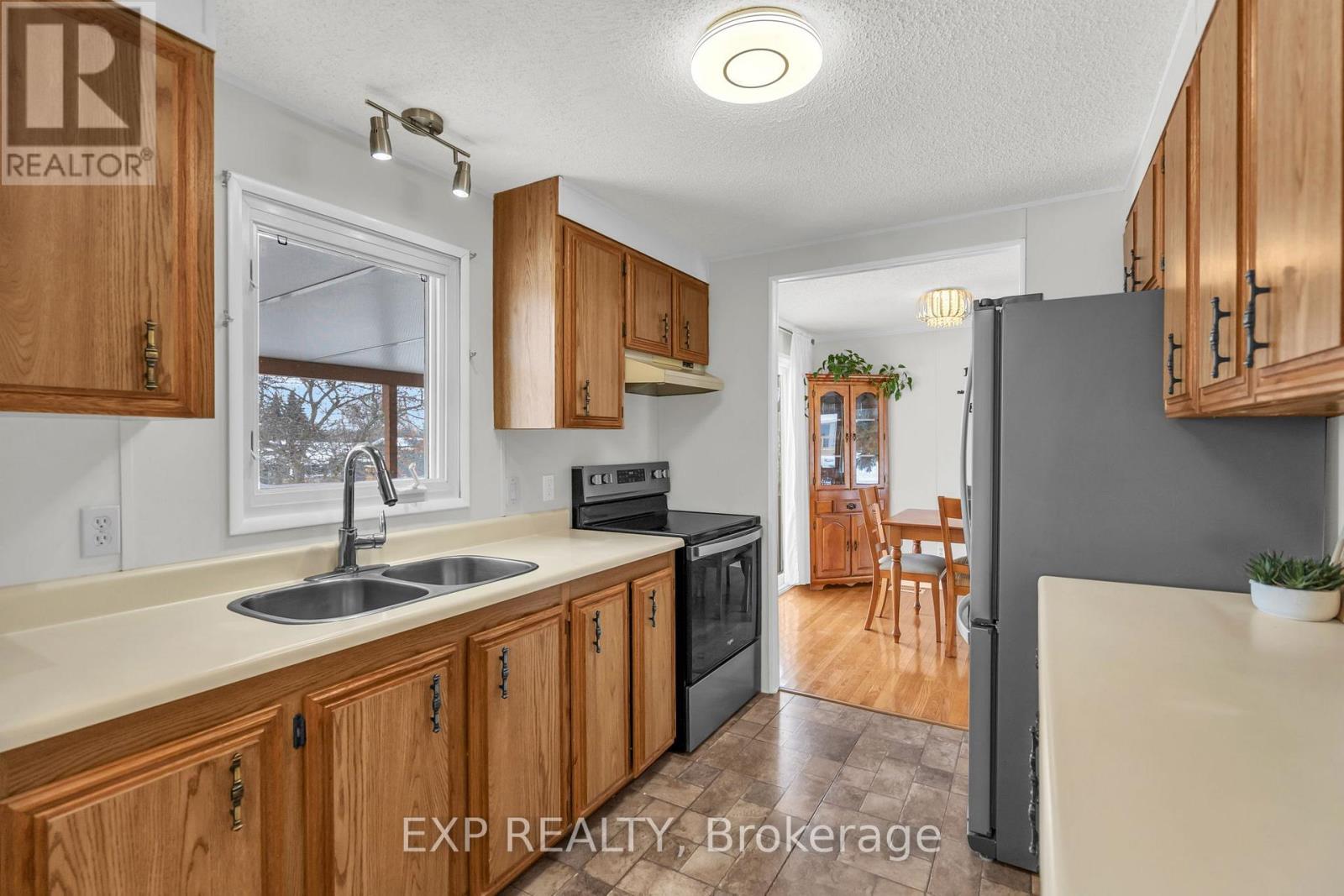5 INLET COURT - 18