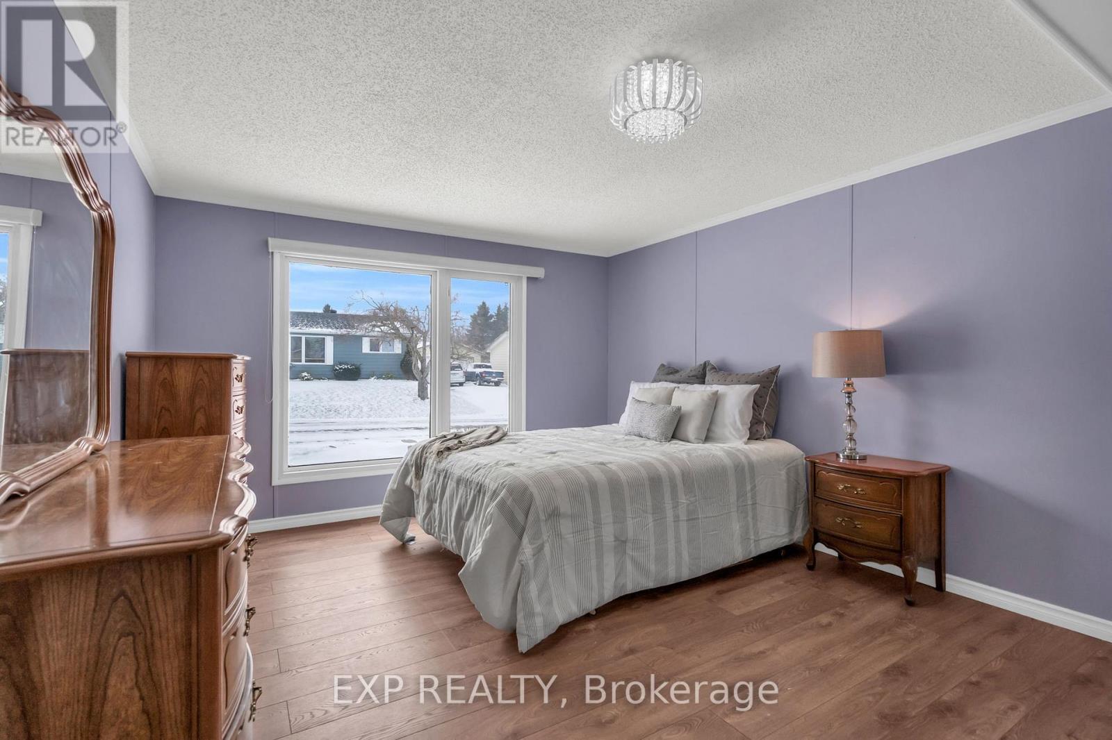 5 INLET COURT - 24