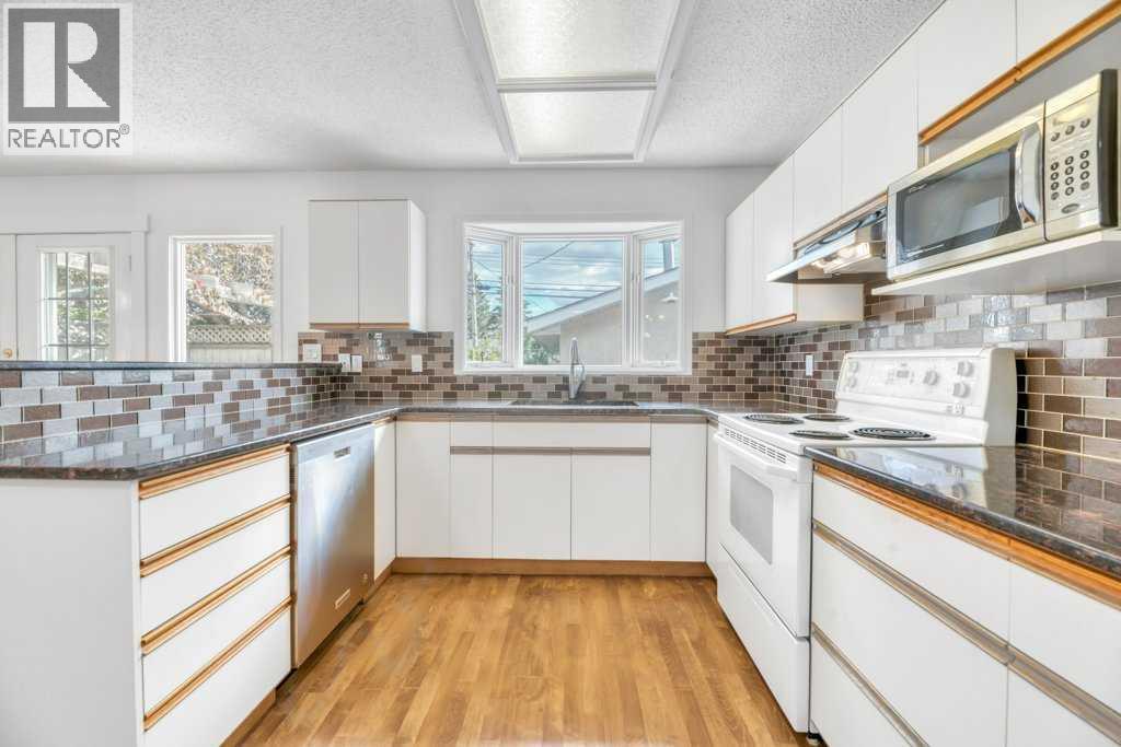 23 Penworth Crescent SE — photo 11