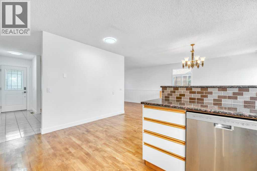 23 Penworth Crescent SE — photo 13