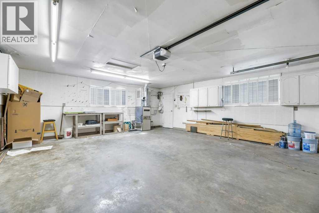 23 Penworth Crescent SE — photo 31