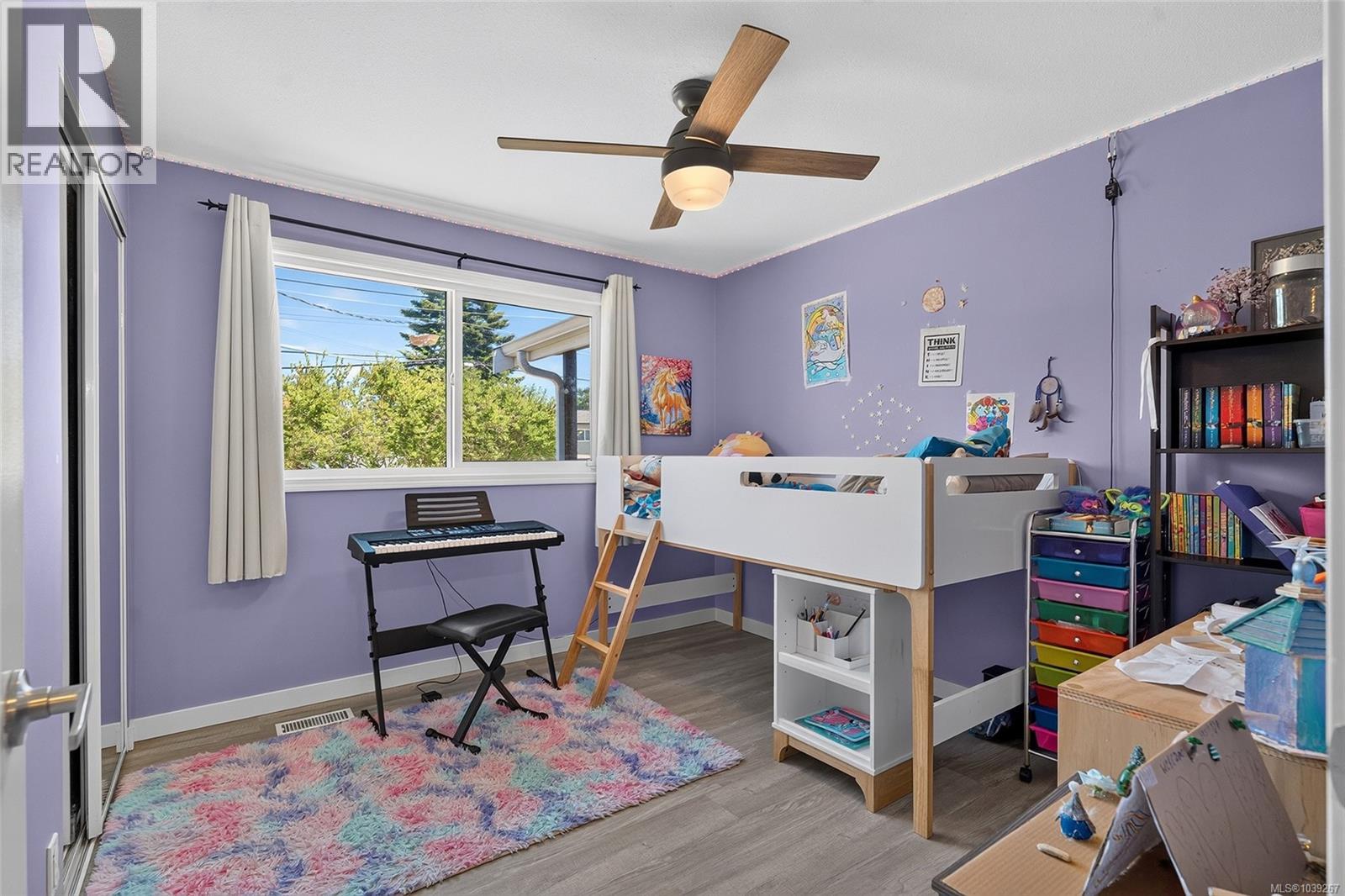 375 Temple St - 23