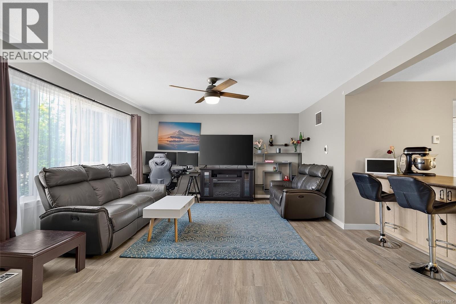 375 Temple St - 14