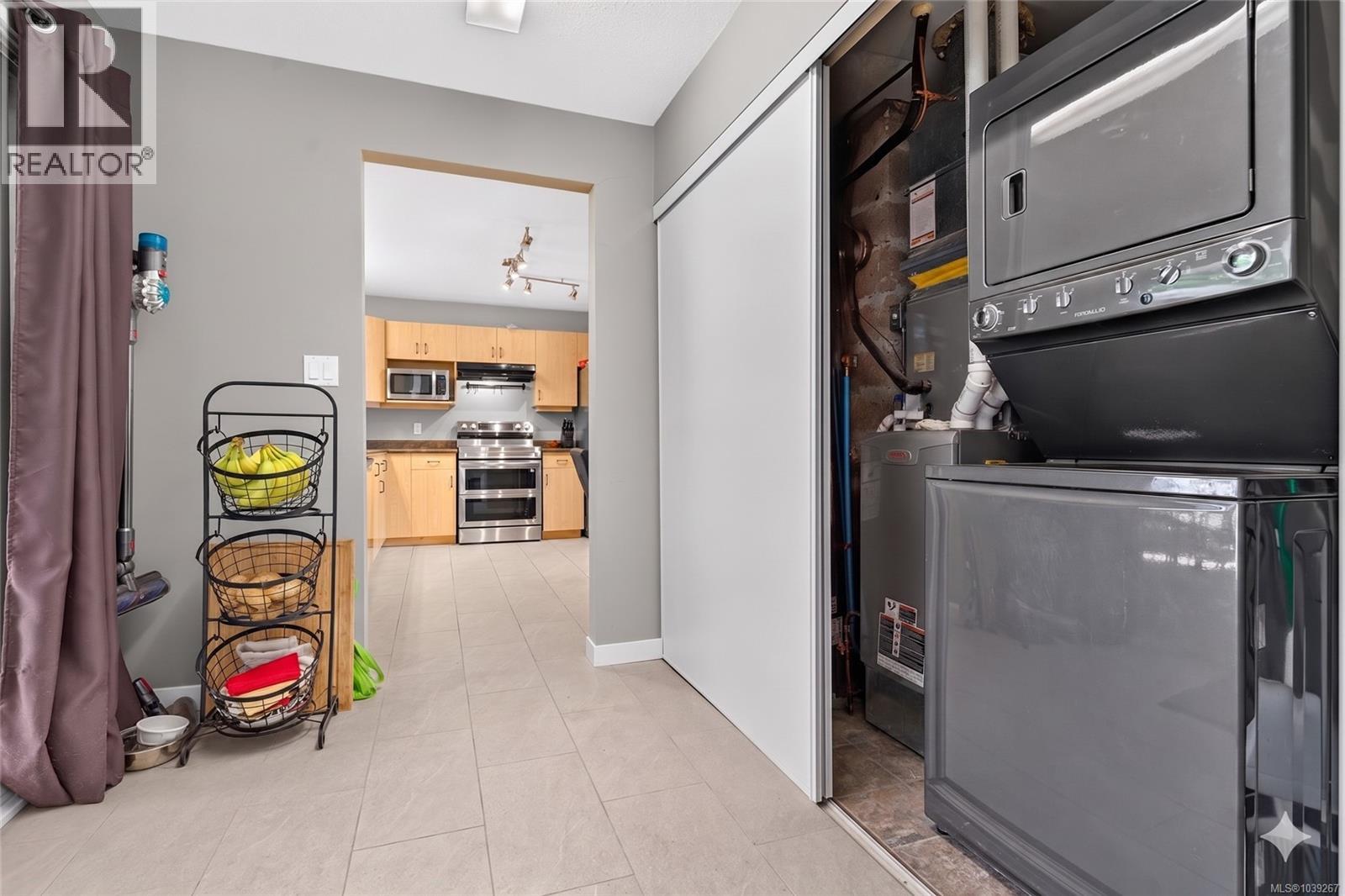 375 Temple St - 26