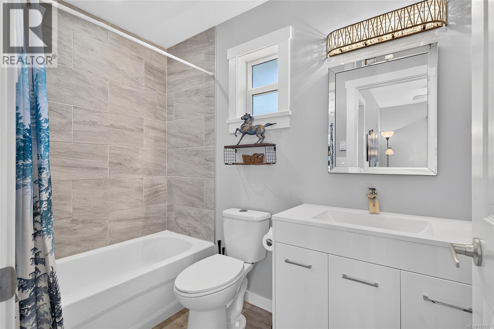 375 Temple St - 37