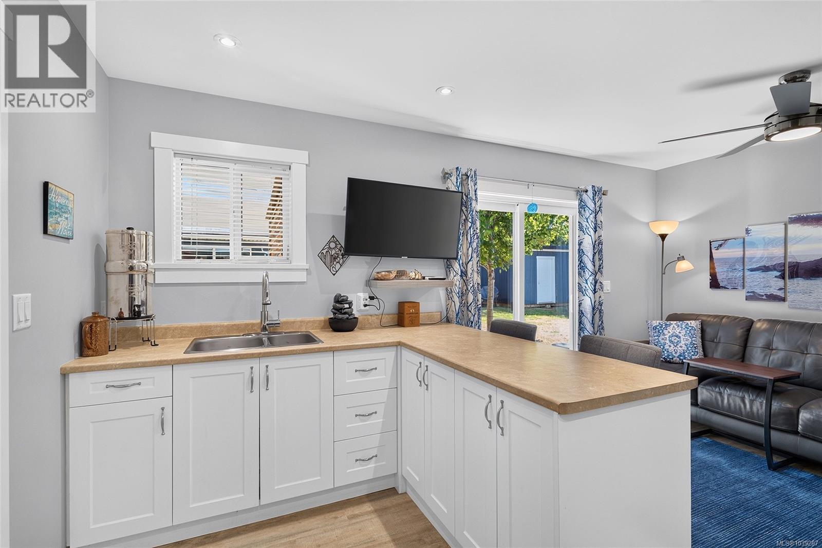 375 Temple St - 33