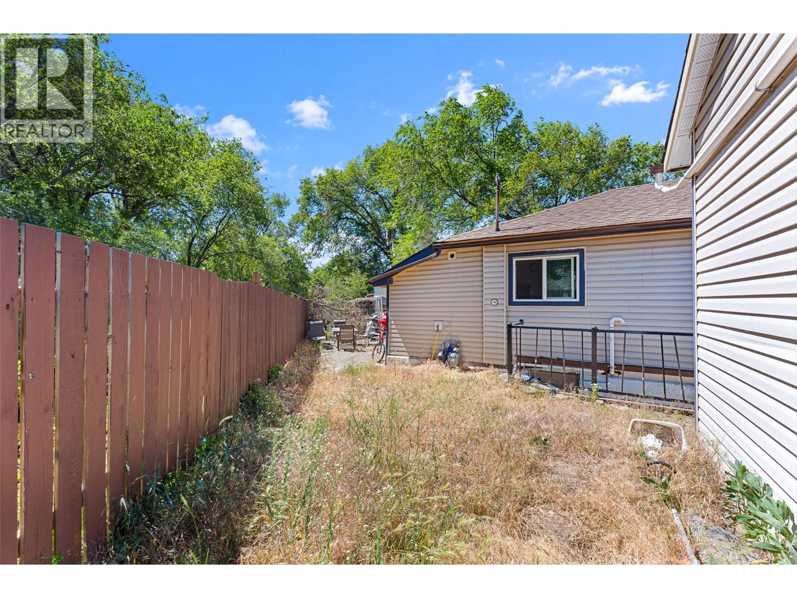 508 Eckhardt Avenue E, Penticton - Image 1