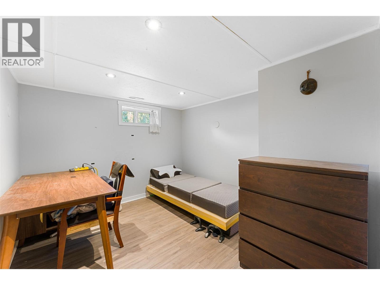 508 Eckhardt Avenue E, Penticton - Image 1