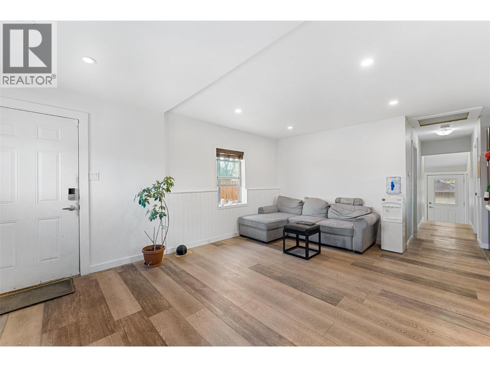 508 Eckhardt Avenue E, Penticton - Image 1