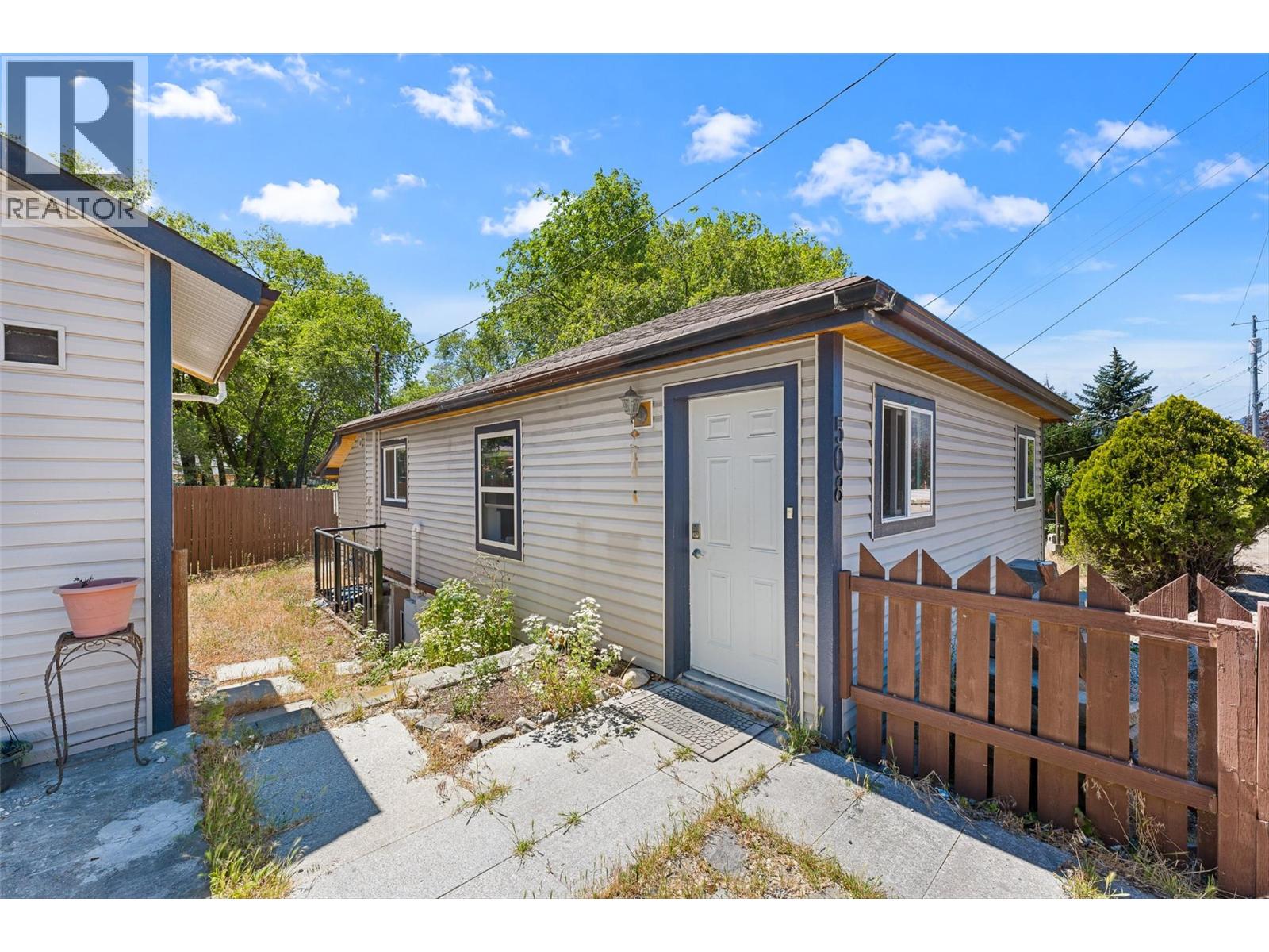 508 Eckhardt Avenue E, Penticton - Image 1