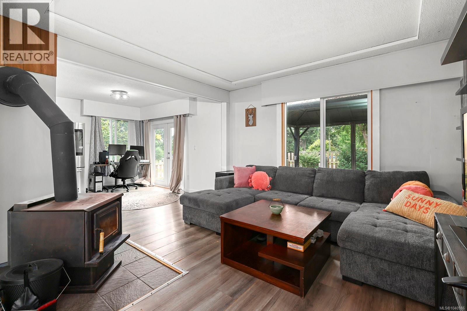 3863 Howard Ave - 18
