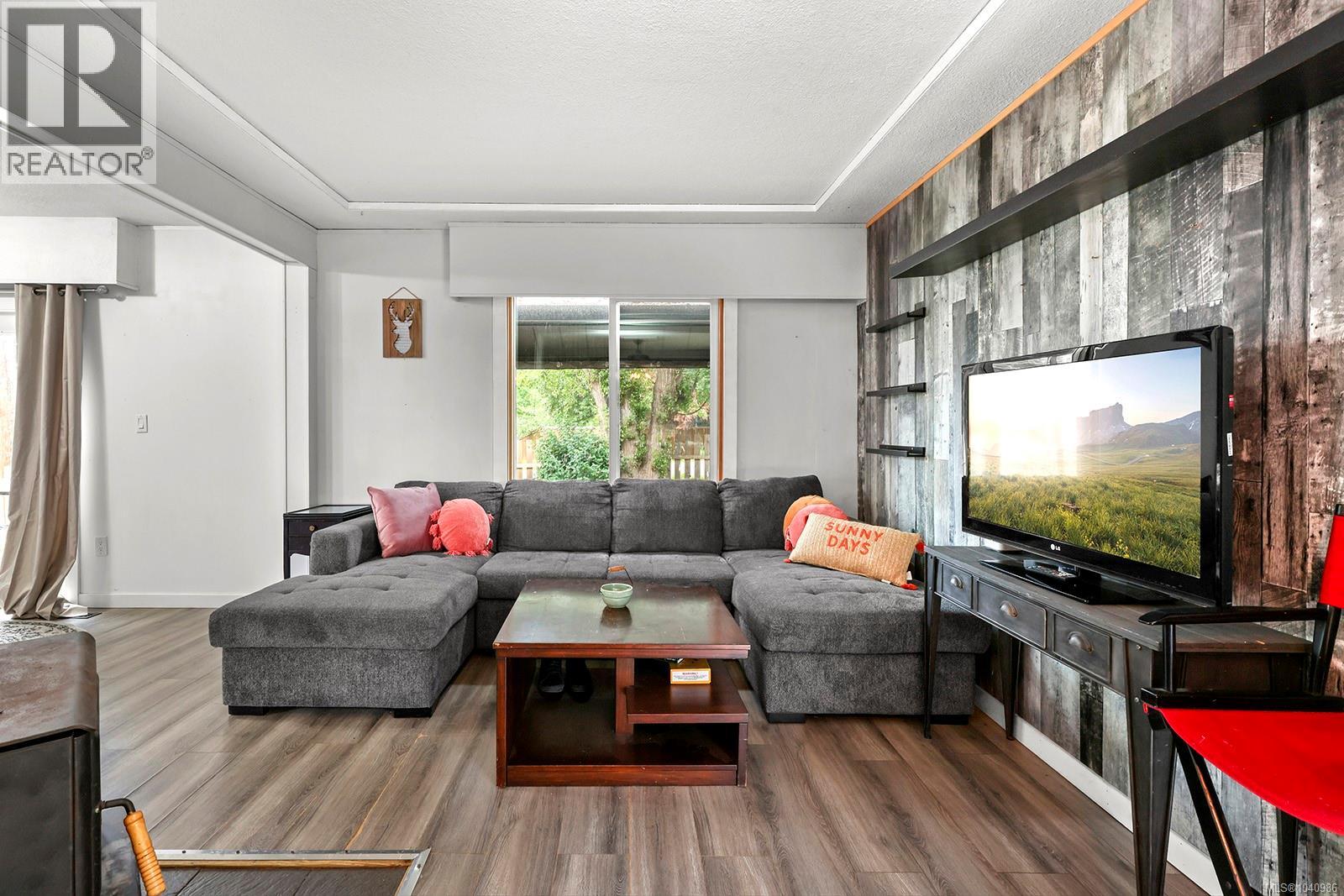 3863 Howard Ave - 19