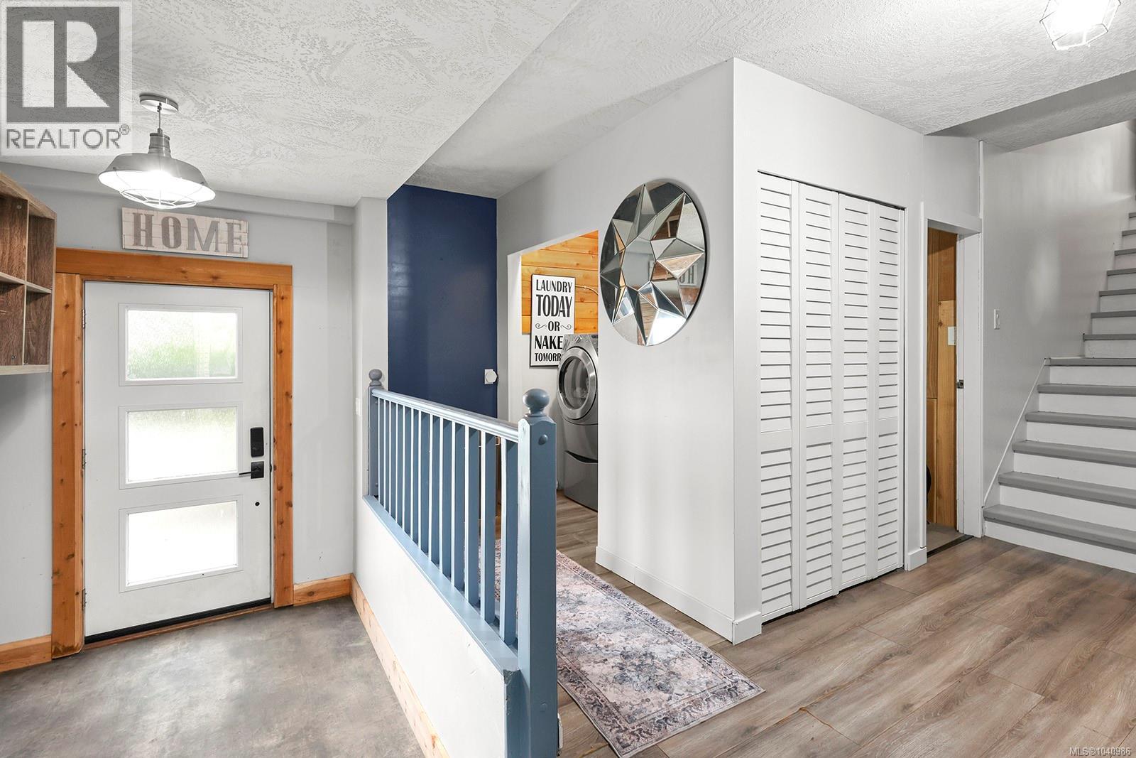 3863 Howard Ave - 2