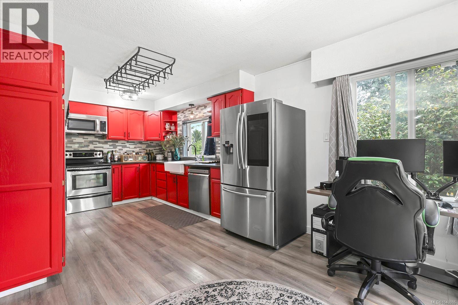 3863 Howard Ave - 21