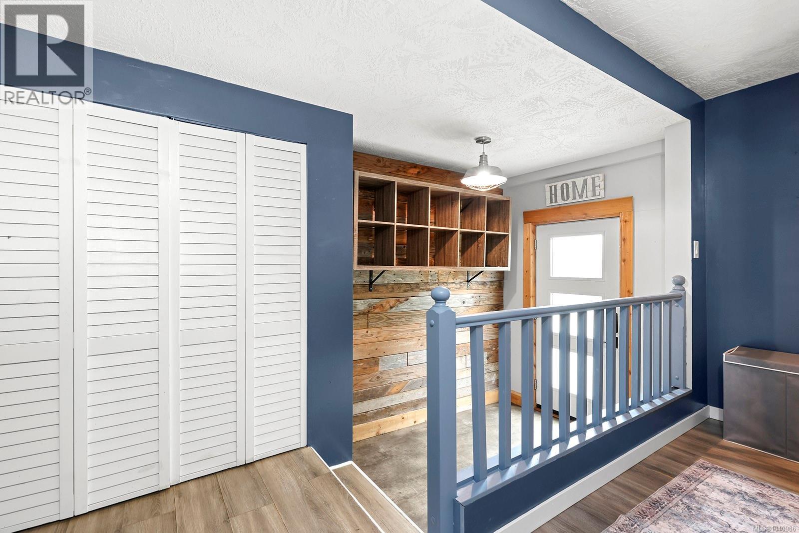3863 Howard Ave - 24