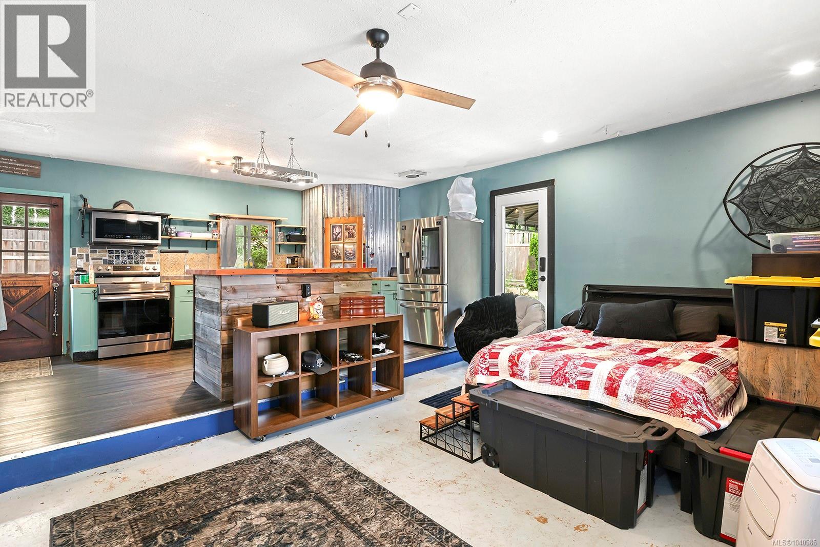 3863 Howard Ave - 30