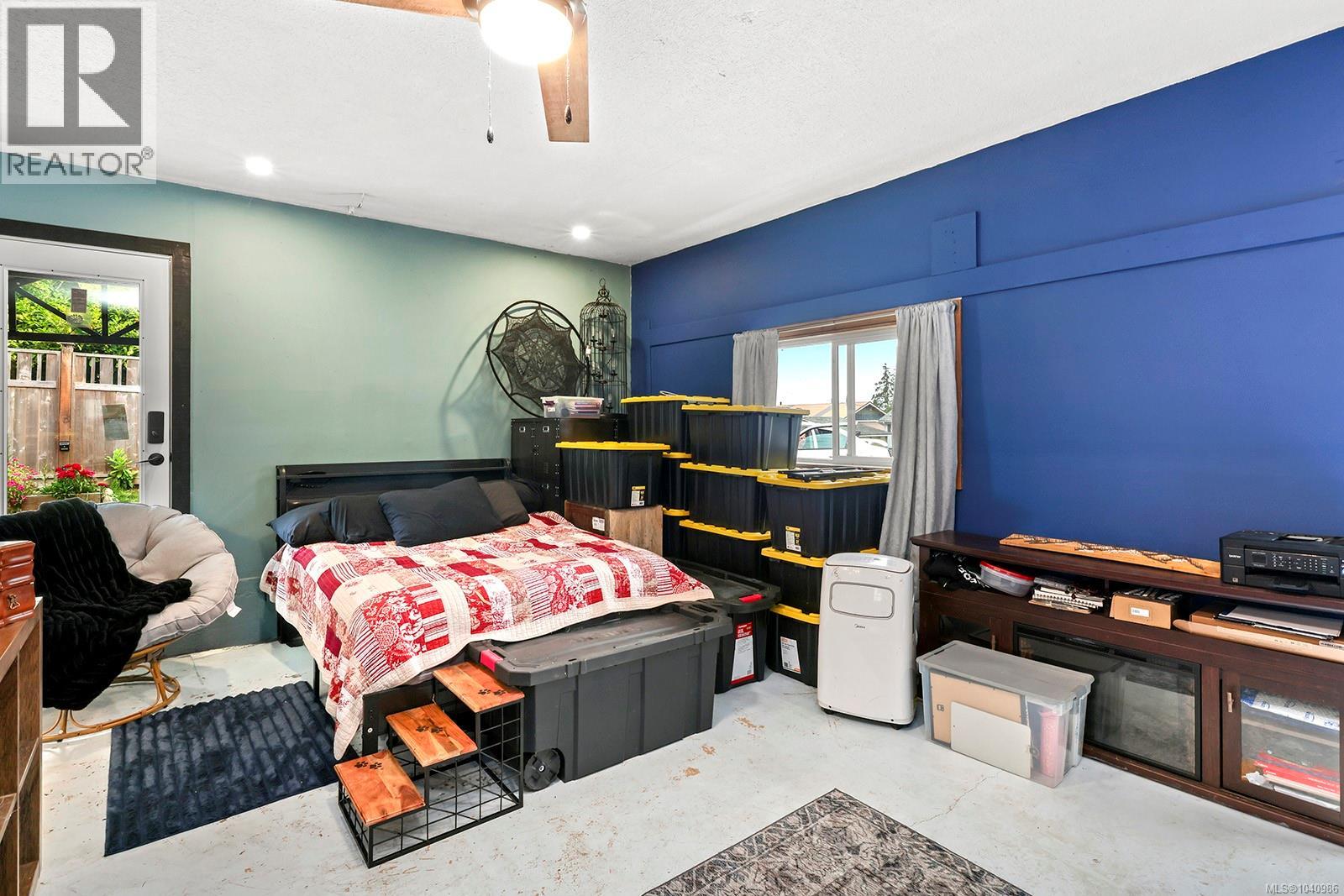 3863 Howard Ave - 31