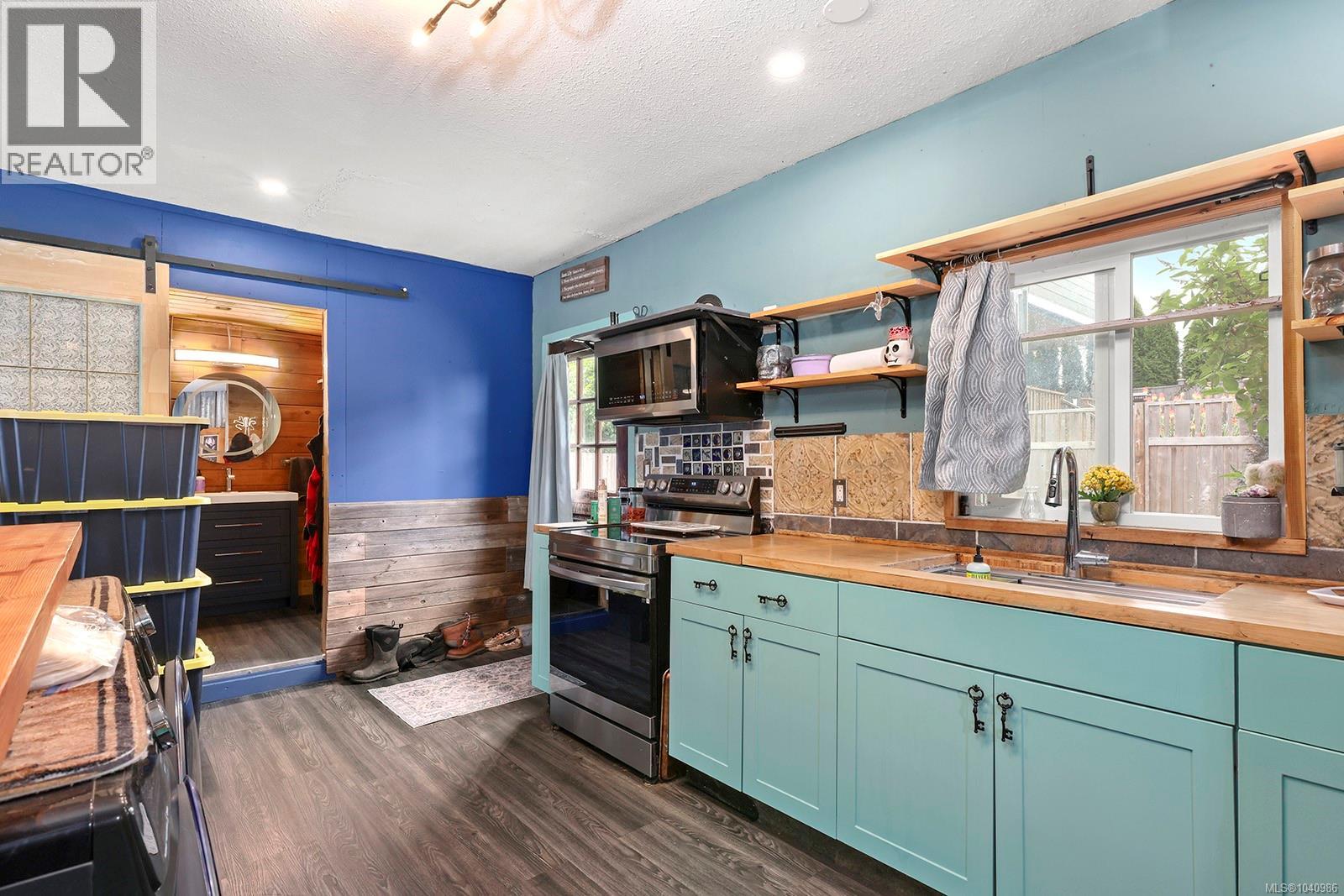 3863 Howard Ave - 34