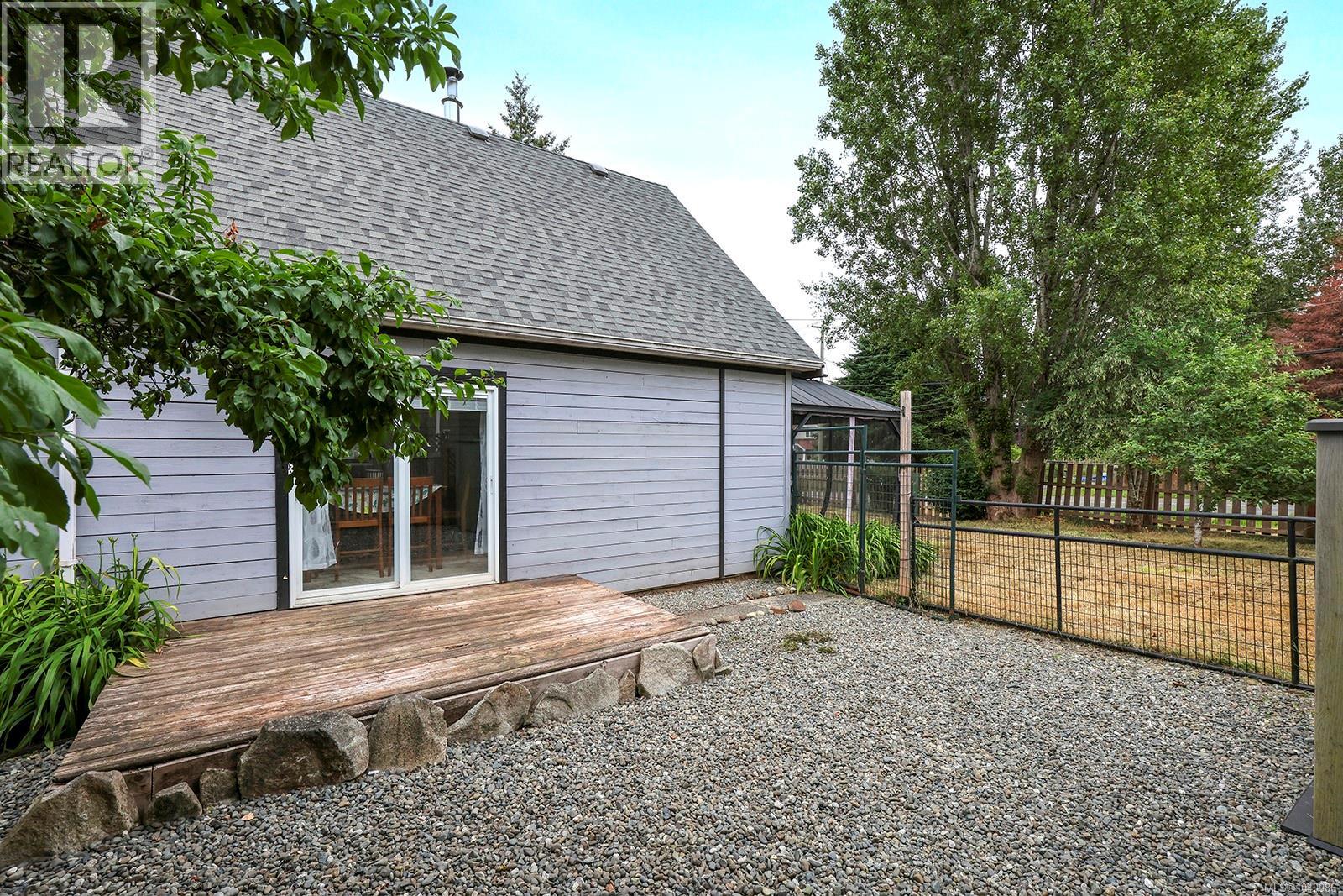 3863 Howard Ave - 36