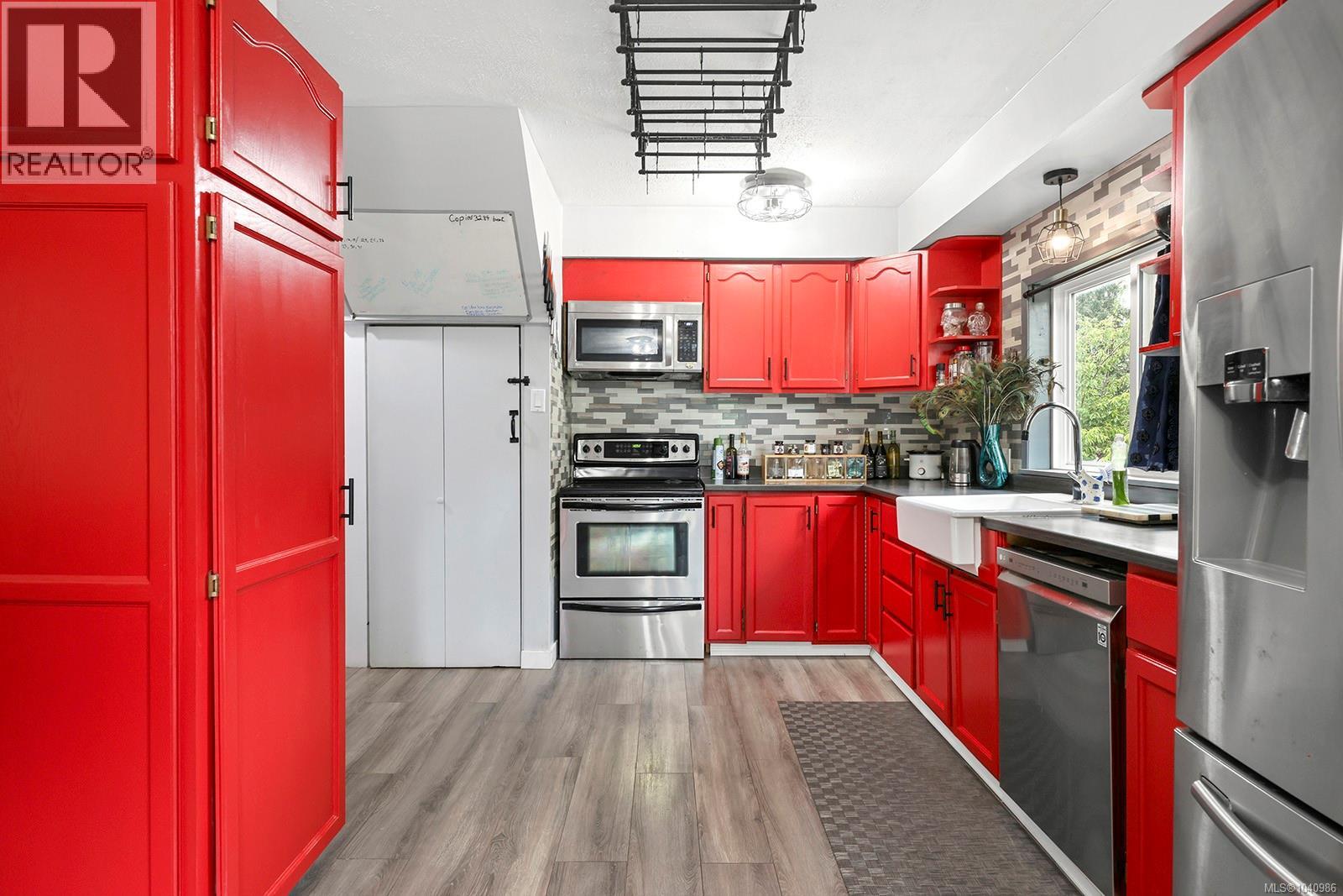 3863 Howard Ave - 4