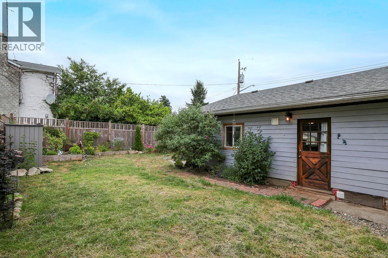 3863 Howard Ave - 43