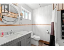 3863 Howard Ave, Royston, BC V0R2V0 Photo 28