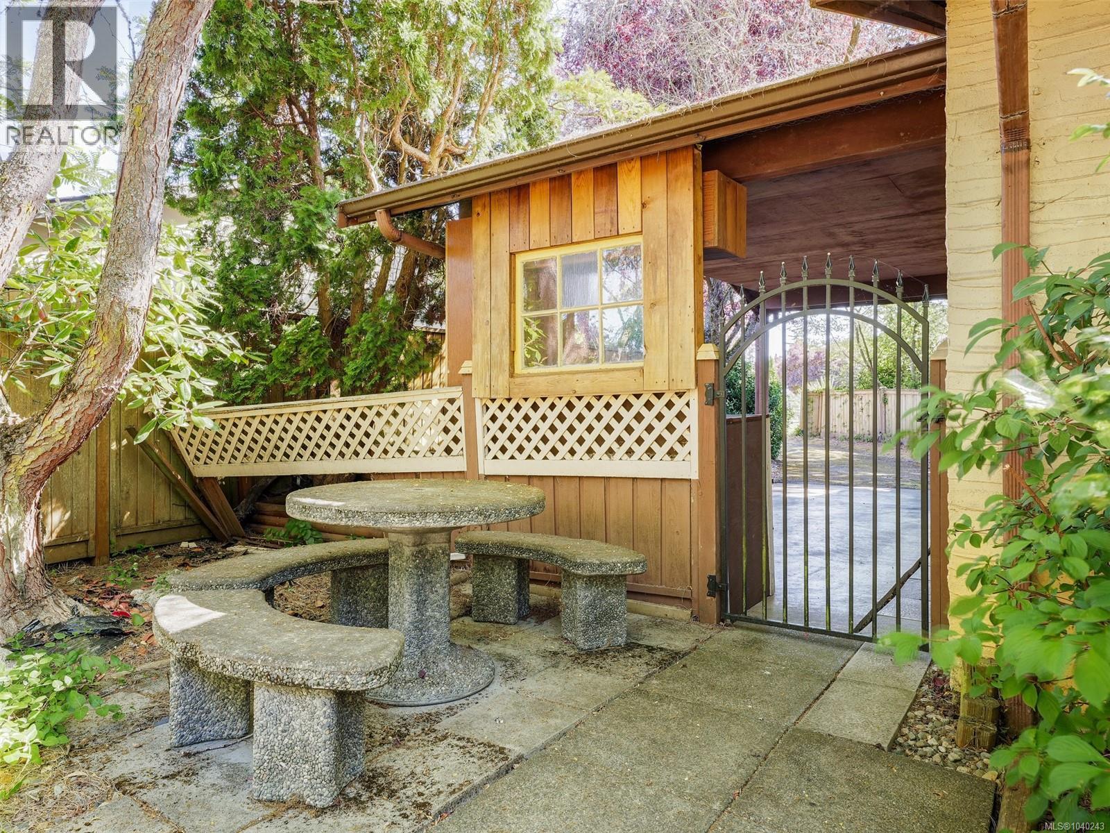10040 Wisteria Pl - 22