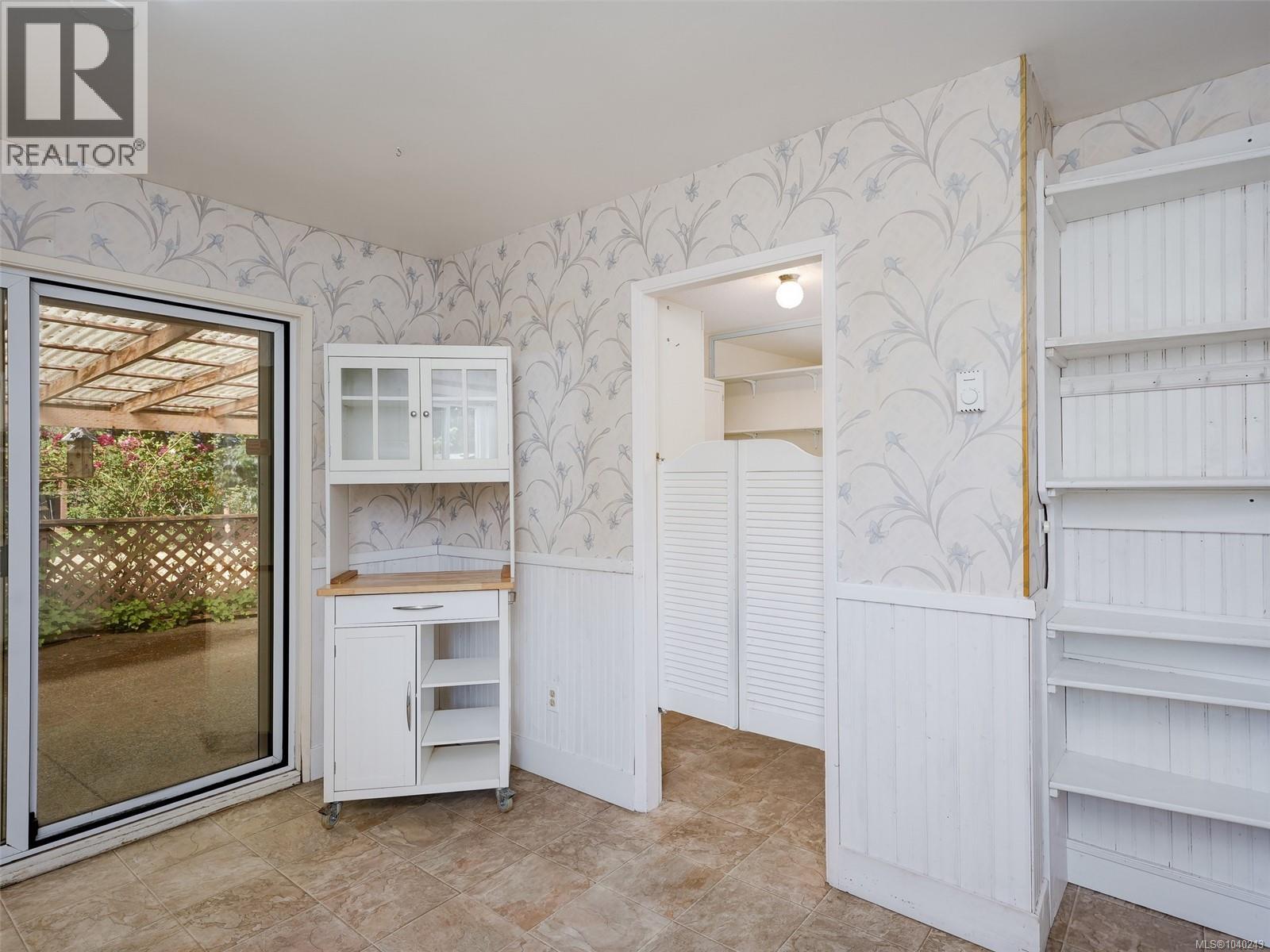 10040 Wisteria Pl - 5