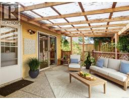 10040 Wisteria Pl, Sidney, BC V8L4E7 Photo 19