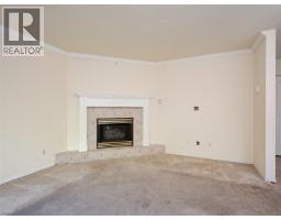 Living room - 10040 Wisteria Pl, Sidney, BC V8L4E7 Photo 9